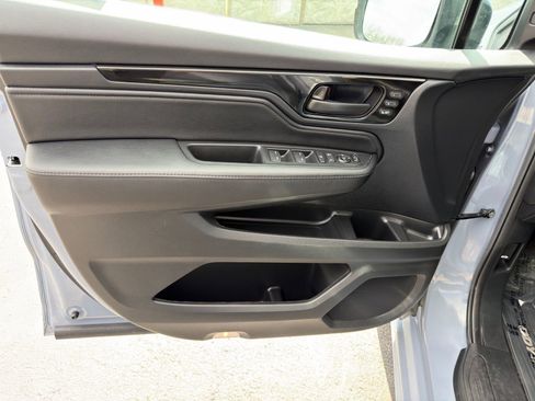 Used 2025 Honda Odyssey Touring image 13