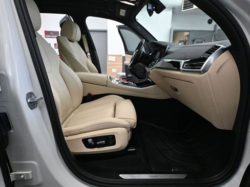 Used 2019 BMW X5 xDrive40i w/ Convenience Package AWD/4WD image 48