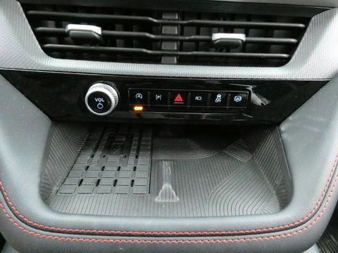 Certified 2025 Ford Explorer ST image 30