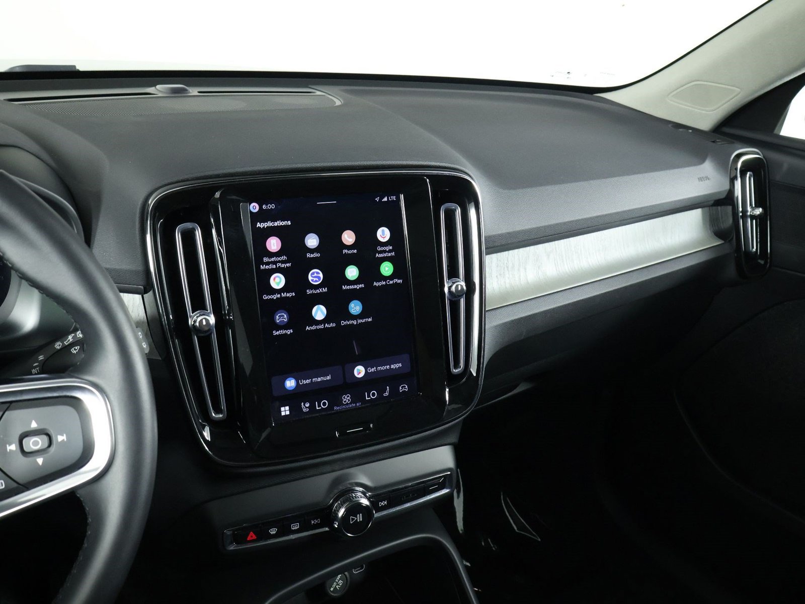 Certified 2026 Volvo XC40 B5 Plus AWD/4WD image 9