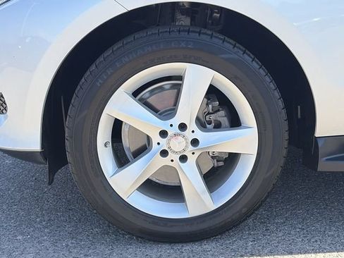 Used 2017 Mercedes-Benz GLE 350 w/ Premium 1 Package image 10
