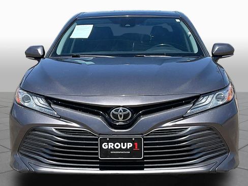 Used 2019 Toyota Camry XLE FWD image 4
