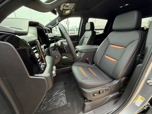 New 2026 GMC Sierra 1500 AT4 w/ AT4 Preferred Package AWD/4WD image 11