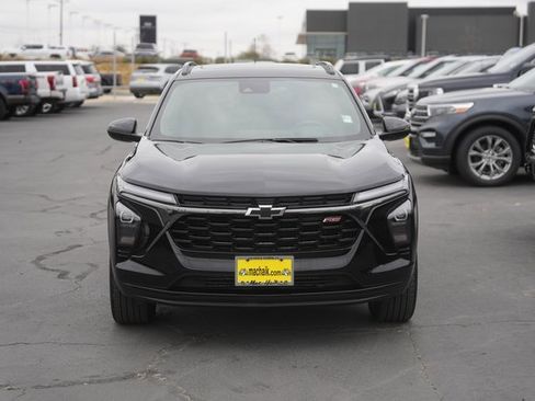 Used 2025 Chevrolet Trax RS w/ Sunroof Package image 3