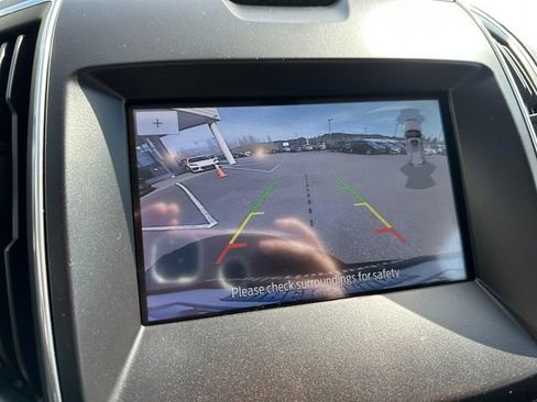 Used 2020 Ford Edge Titanium w/ Class II Trailer Tow Package AWD/4WD image 16