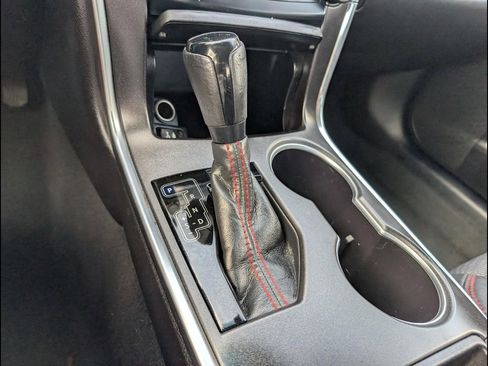 Used 2017 Toyota Camry SE FWD image 9