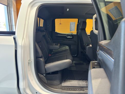Used 2026 Chevrolet Silverado 1500 LT Trail Boss w/ Convenience Package II AWD/4WD image 21