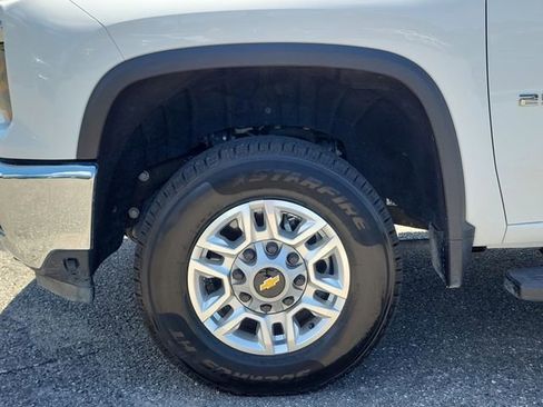 Certified 2025 Chevrolet Silverado 2500 LT w/ Convenience Package AWD/4WD image 6