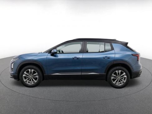 Used 2025 Chevrolet Equinox LT FWD image 4
