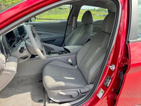 Certified 2025 Hyundai Elantra Sport image 14