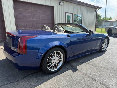 Used 2005 Cadillac XLR RWD image 9