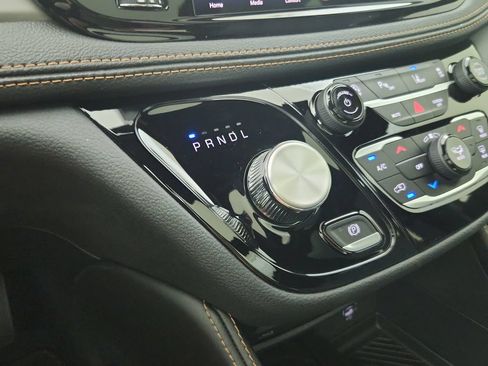 New 2027 Chrysler Pacifica Pinnacle w/ Theater Group AWD/4WD image 27