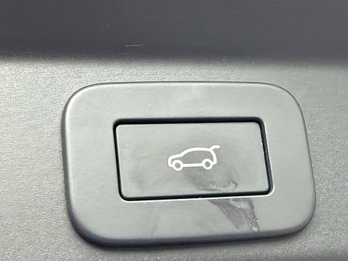 Used 2025 Land Rover Range Rover Sport Dynamic SE image 14