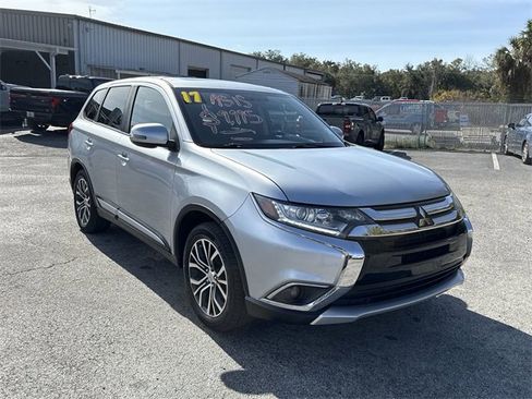 Used 2017 Mitsubishi Outlander SEL image 42