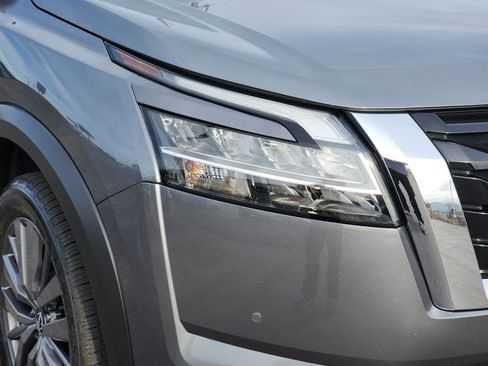 Used 2024 Nissan Pathfinder SL w/ SL Premium Package image 10
