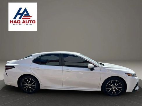 Used 2023 Toyota Camry SE FWD image 4