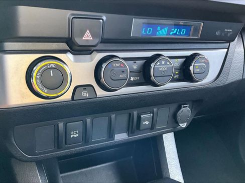 Used 2023 Toyota Tacoma SR AWD/4WD image 30