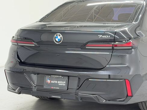 Used 2023 BMW 740i w/ Parking Assistance Package RWD image 92