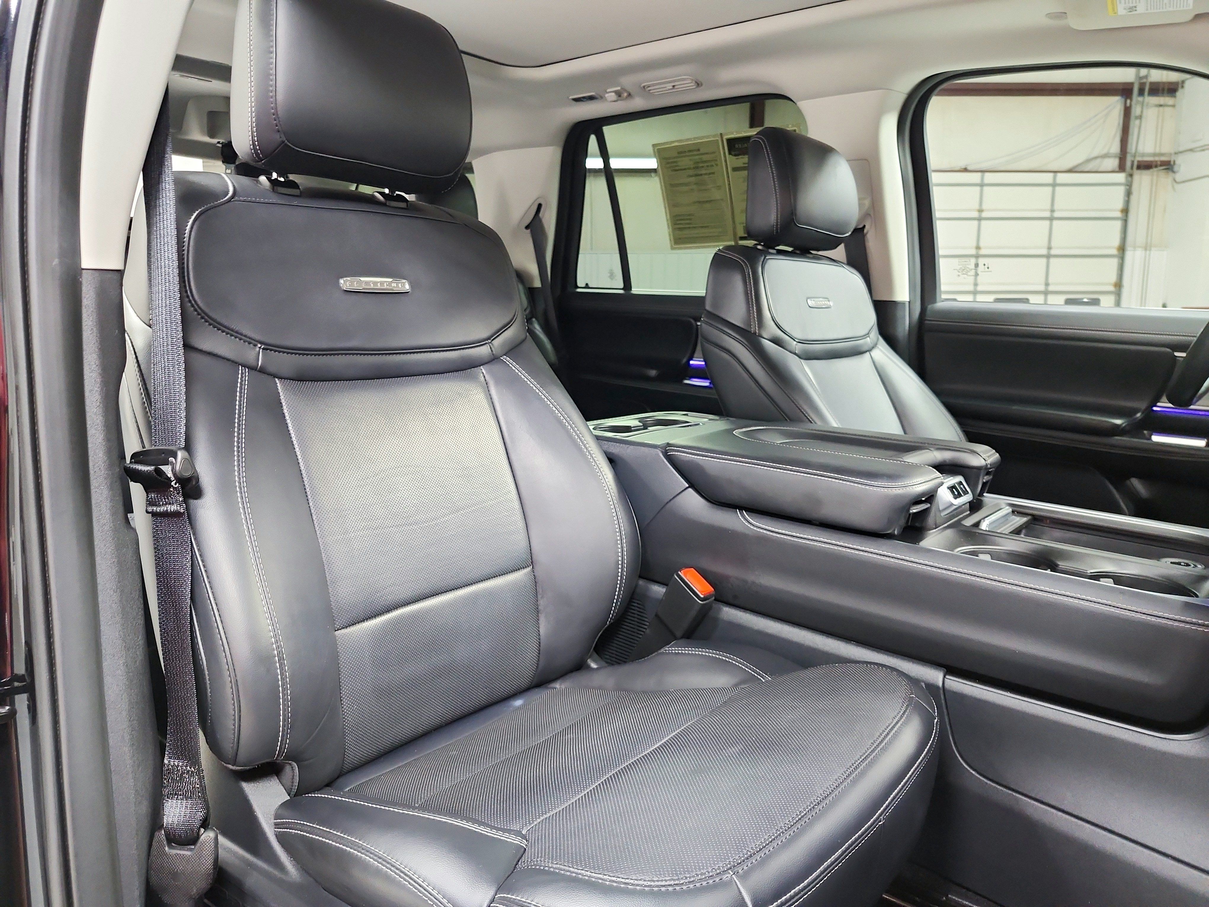 Used 2025 Ford Expedition Platinum AWD/4WD image 47