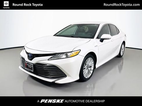 Used 2020 Toyota Camry XLE image 1