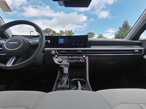 Used 2025 Hyundai Sonata SE FWD image 29