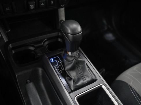 Used 2021 Toyota Tacoma TRD Off-Road AWD/4WD image 22