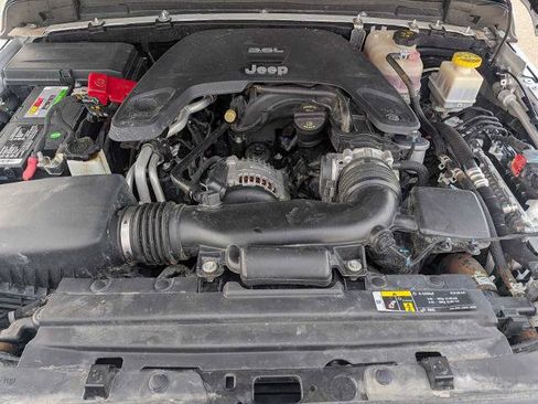 Used 2020 Jeep Gladiator Overland AWD/4WD image 12