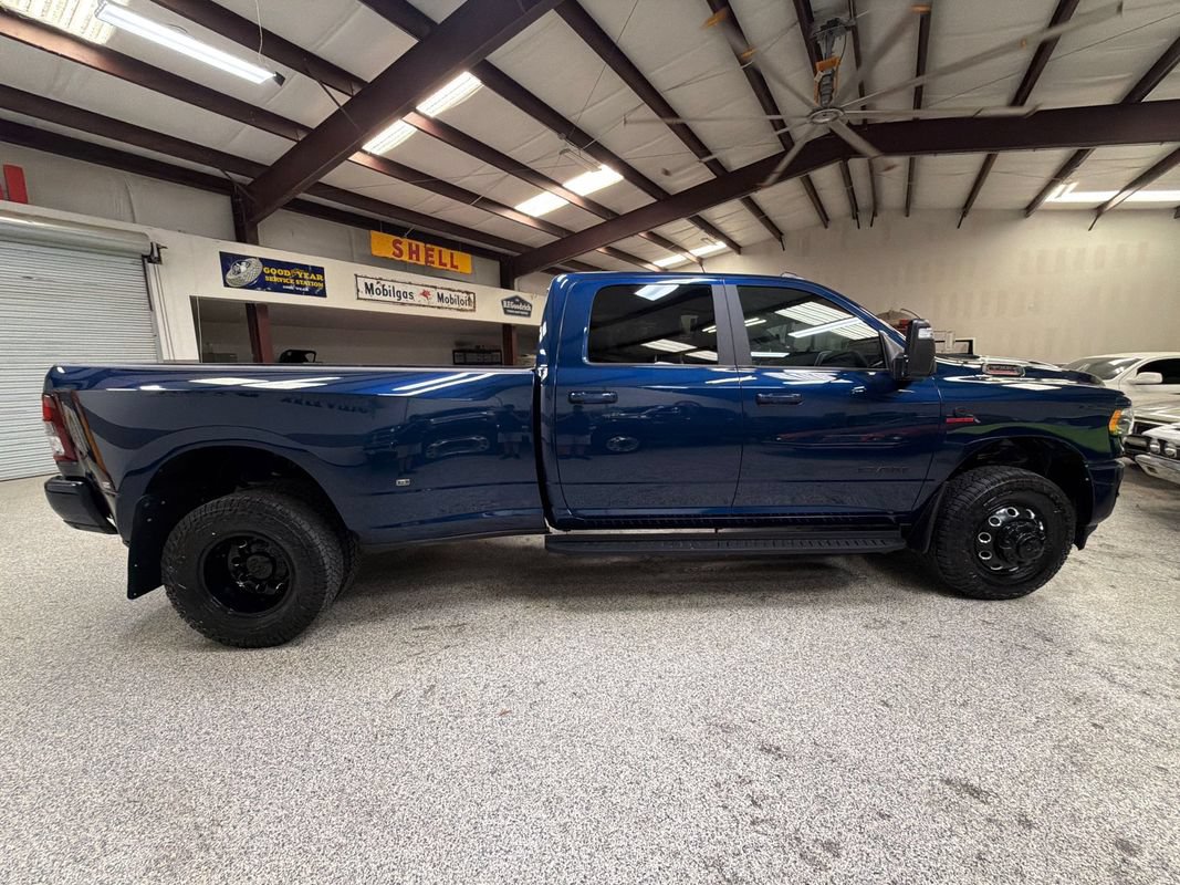 Used 2024 RAM 3500 Big Horn w/ Night Edition AWD/4WD image 9