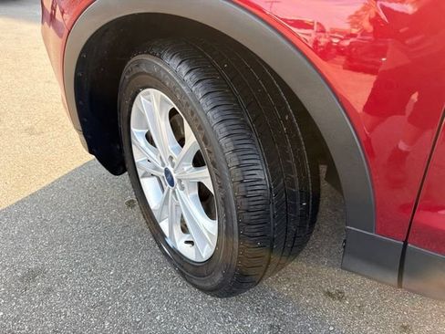 Used 2017 Ford Escape SE AWD/4WD image 10