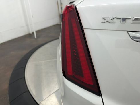 Used 2020 Cadillac XT5 Premium Luxury FWD image 12