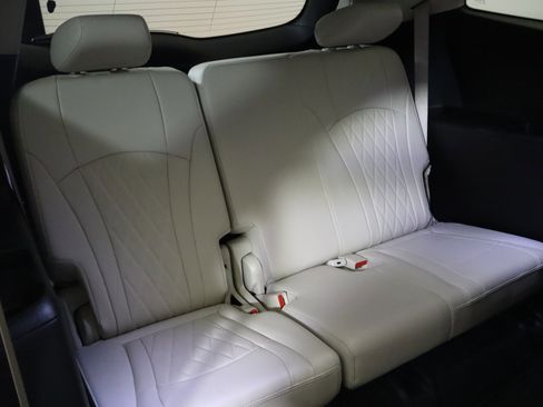 Used 2023 Buick Enclave Avenir w/ Avenir Technology Package image 22