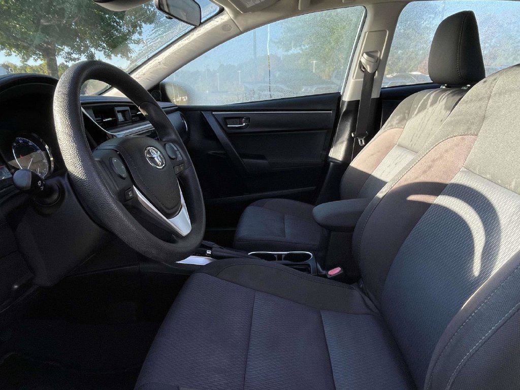 Used 2019 Toyota Corolla LE FWD image 16