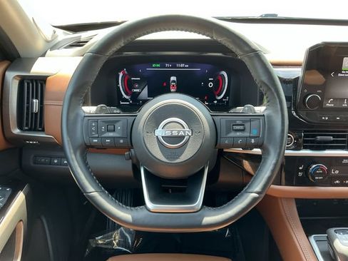 Used 2024 Nissan Pathfinder Platinum AWD/4WD image 13
