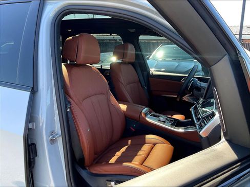 Used 2026 BMW X5 M60i AWD/4WD image 9