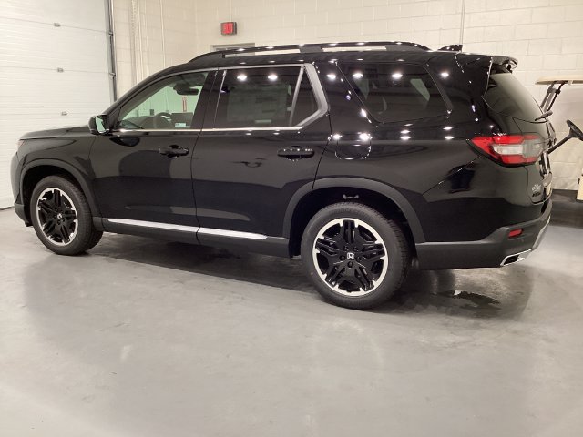 New 2026 Honda Pilot Touring image 4