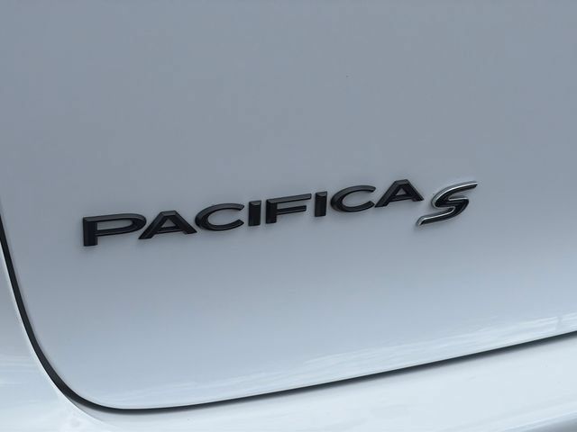 Used 2025 Chrysler Pacifica Limited FWD image 22