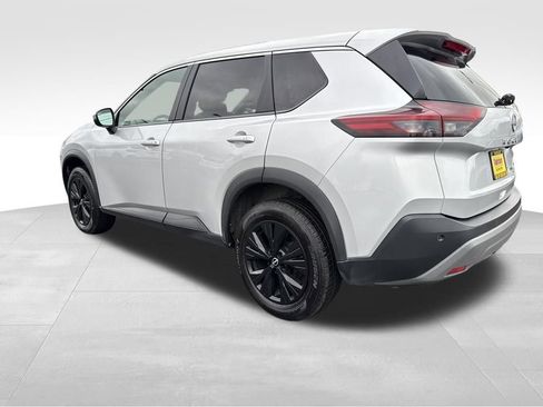 Used 2022 Nissan Rogue SV image 7