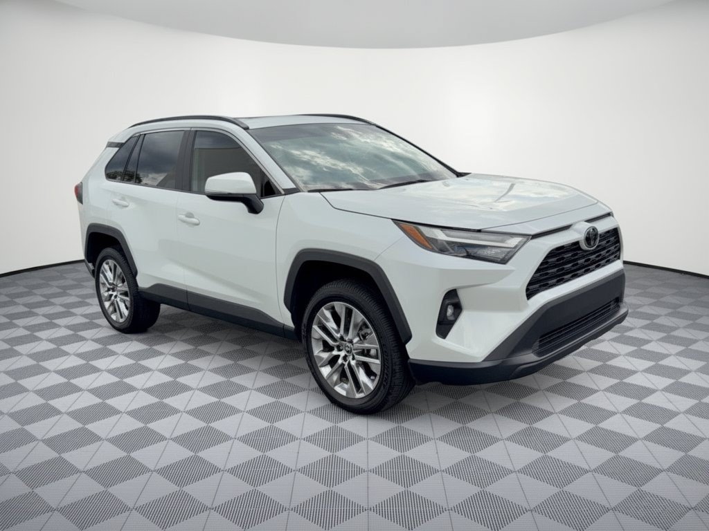 Used 2023 Toyota RAV4 XLE Premium FWD image 7