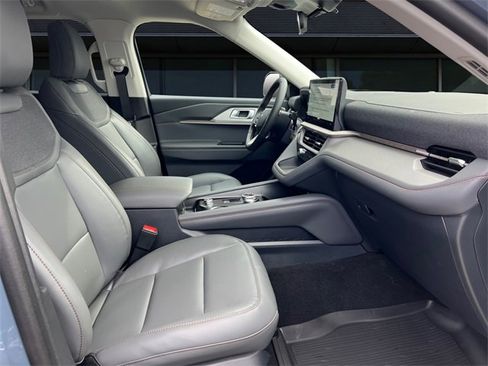 New 2026 Ford Explorer Active w/ Active Comfort Package image 15
