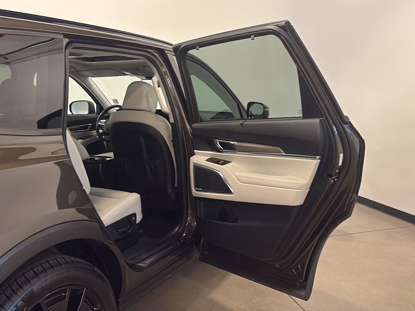 Used 2022 Kia Telluride SX w/ SX Prestige Package AWD/4WD image 41