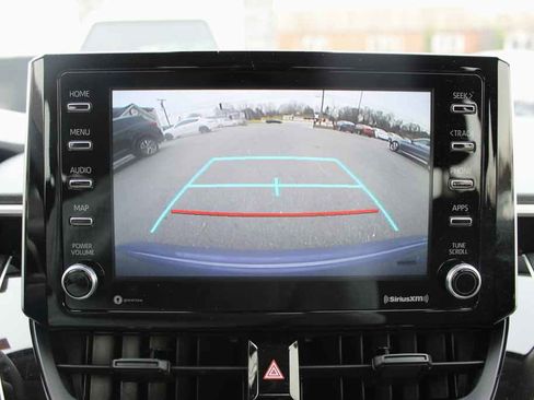 Used 2021 Toyota Corolla LE image 20