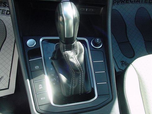 Used 2020 Volkswagen Jetta R-Line w/ R-Line Cold Weather Package image 20