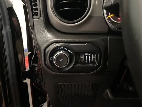 Used 2022 Jeep Wrangler Sport AWD/4WD image 27