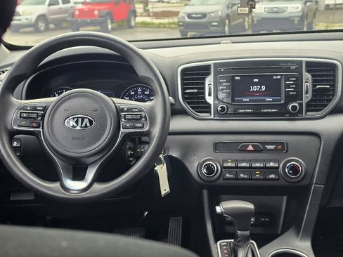 Used 2017 Kia Sportage LX AWD/4WD image 36