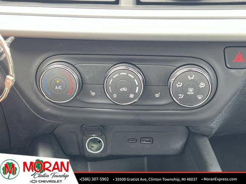 Certified 2025 Chevrolet Trax RS w/ Driver Confidence Package FWD image 22