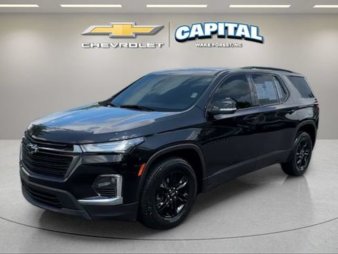 Used 2022 Chevrolet Traverse LT FWD image 1