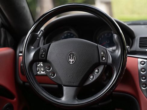 Used 2009 Maserati GranTurismo S RWD image 50