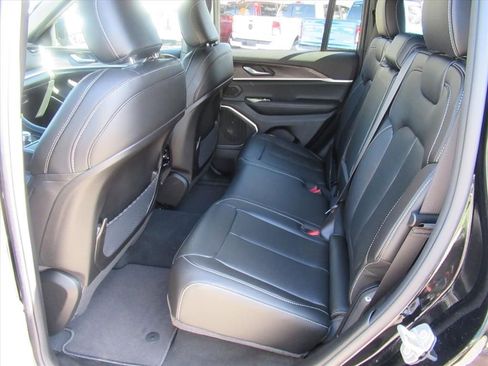 New 2026 Jeep Grand Cherokee Limited w/ Luxury Tech Group II RWD image 32
