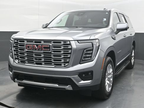 Used 2025 GMC Yukon Denali RWD image 4