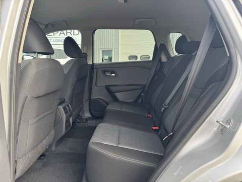 Used 2022 Nissan Rogue SV image 12